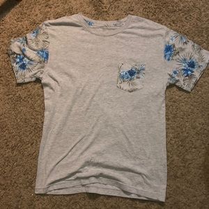 Men’s small t-shirt